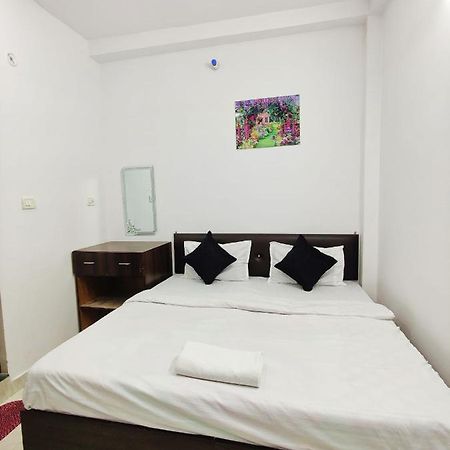 Kohinoor Guest House Варанаси Екстериор снимка