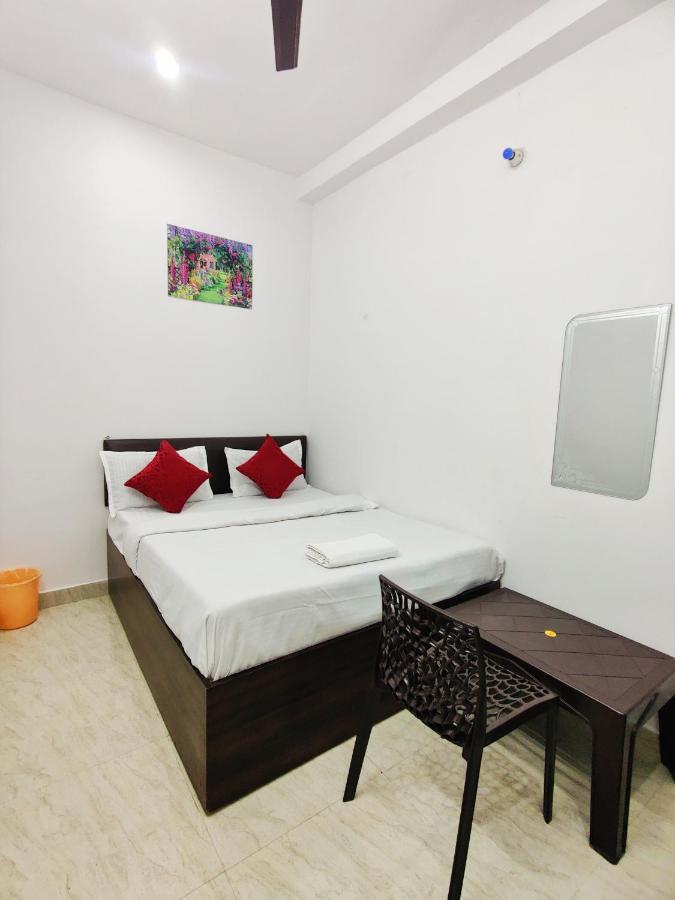 Kohinoor Guest House Варанаси Екстериор снимка