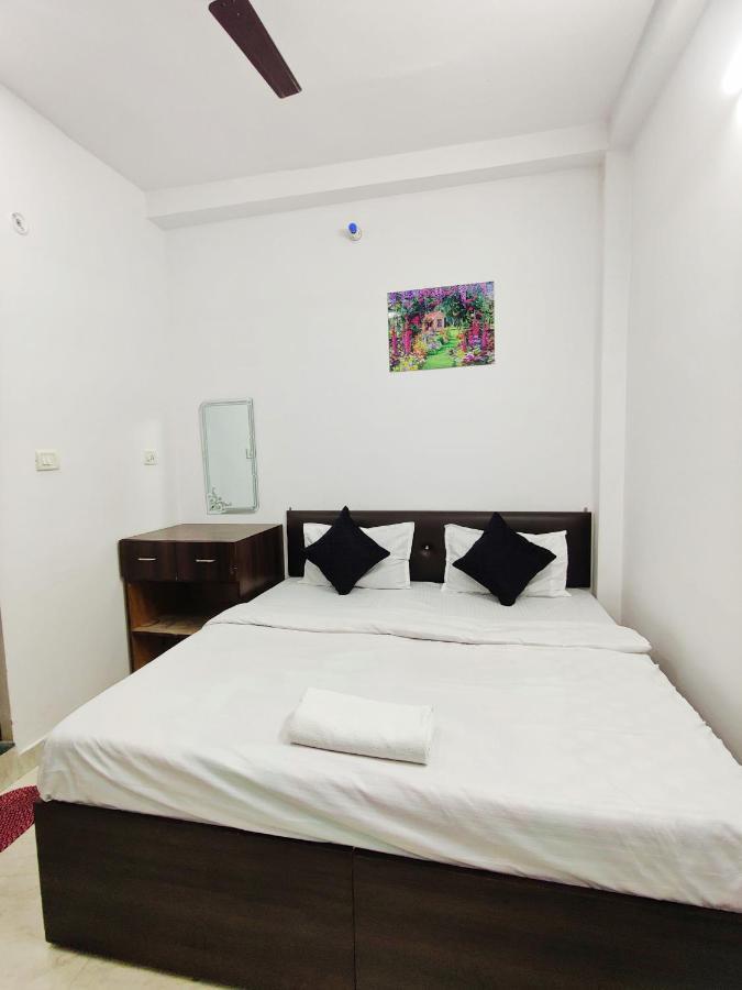 Kohinoor Guest House Варанаси Екстериор снимка